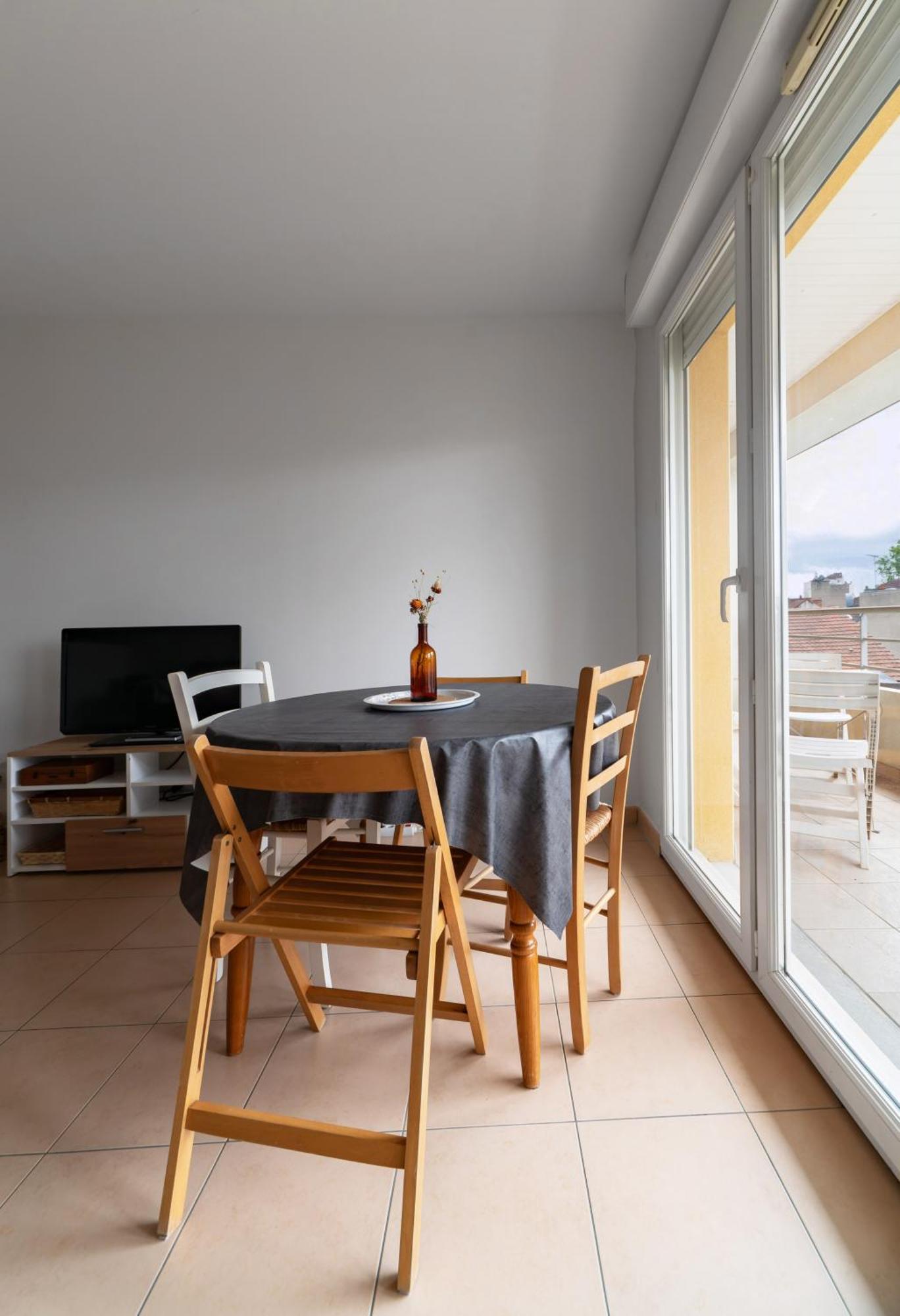 L'Eugenie - Appartement Design & Confort En Centre-Ville Vichy Luaran gambar