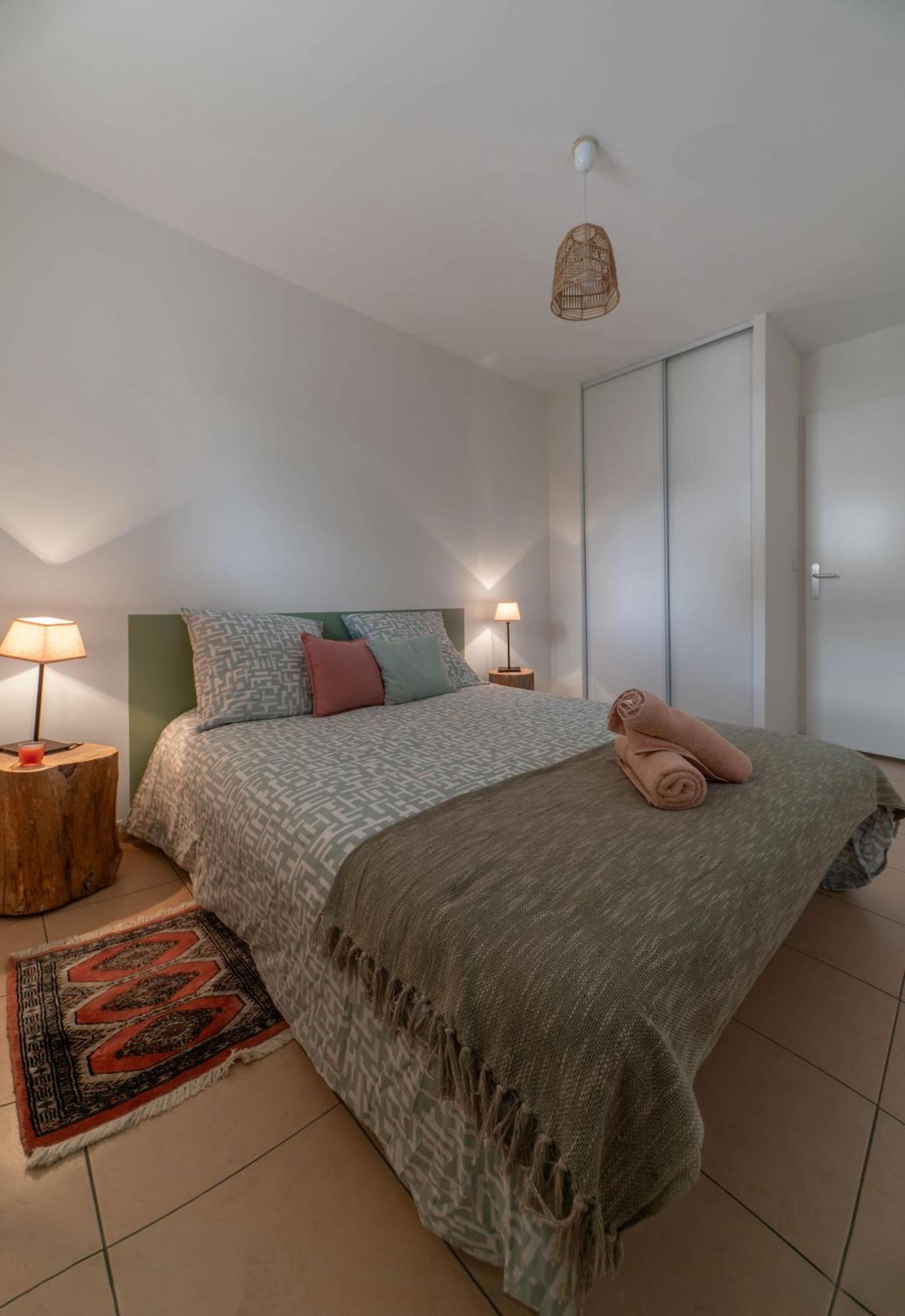 L'Eugenie - Appartement Design & Confort En Centre-Ville Vichy Luaran gambar