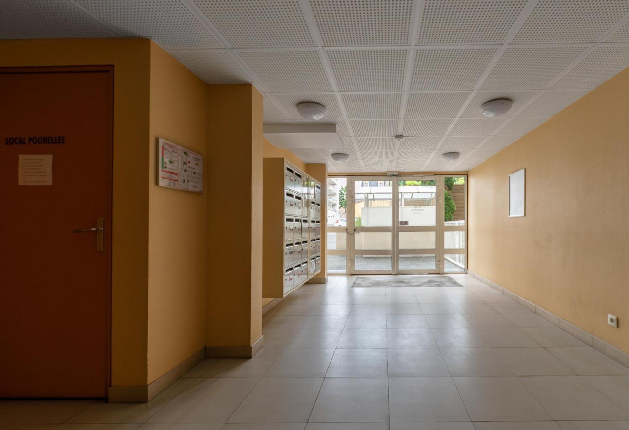 L'Eugenie - Appartement Design & Confort En Centre-Ville Vichy Luaran gambar